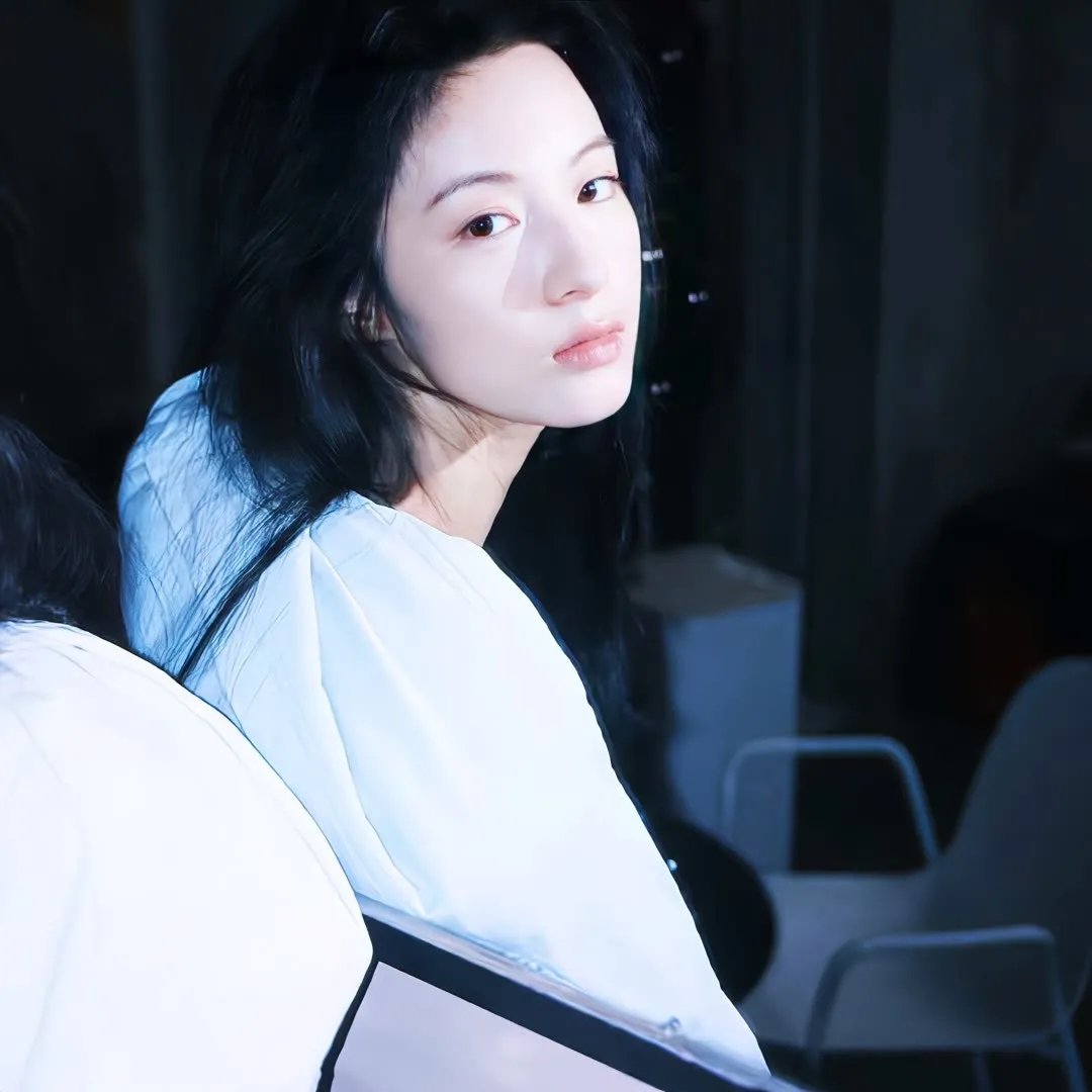 女孩梦三十